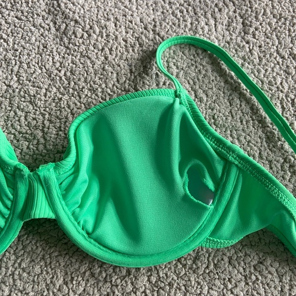 🔸 Unbranded 🔸 neon green bikini top - Picture 4 of 5